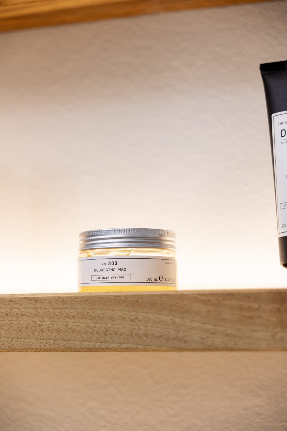 Depot fixing pomade